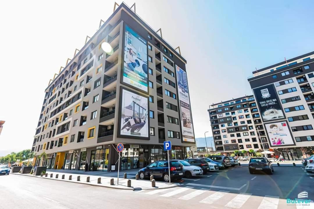 Delux Apartmani Bulevar SJJ Exteriör bild